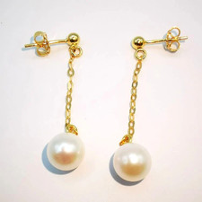 Orecchini pendenti con perla