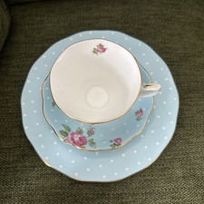 Royal Albert - Set di tazze da tè, piattini e piatti da dessert Polka Blue1x