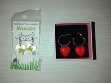 2 paia di orecchini a forma di