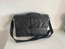 Elegante accessoriata  pelle