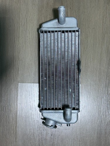 Radiatore vent destro - hm/vent,