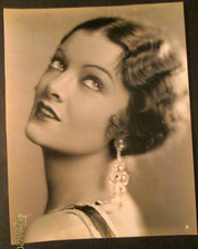 MYRNA LIOYD:ATTRICE