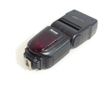 Nissin Digital Di700A flash