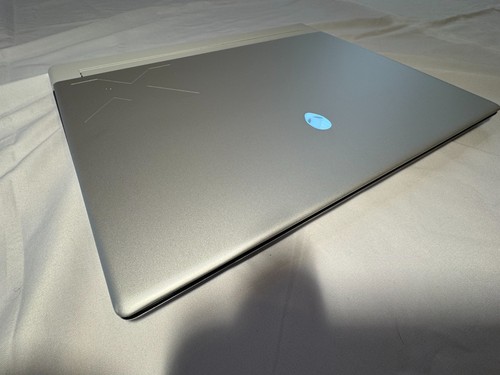 Alienware x16 argento 240 - r2,