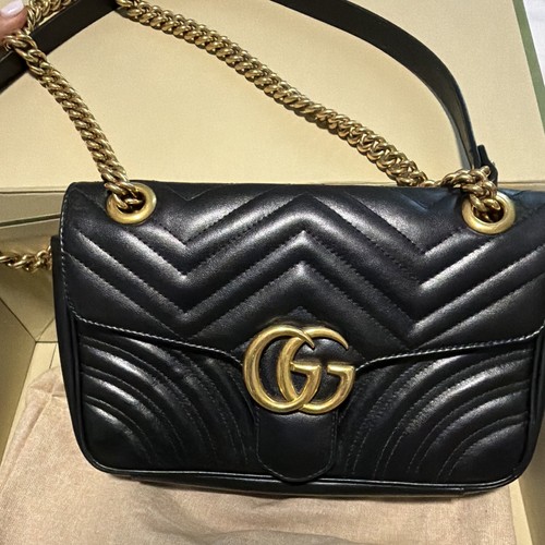 Gucci logo black - gucci, chevron