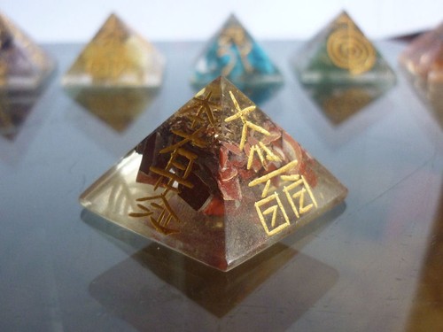 Piramide orgone orgonite - piramide,