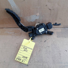 327001W500 Pedale acceleratore  KIA RIO 3a Serie 1.1 CRDi WGT Ber. 5p/d/1120cc