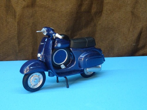 Maisto vespa scooter - 1:18,
