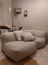 Divano componibile composto da 2 moduli. Tessuto effetto lino. Doppio uso