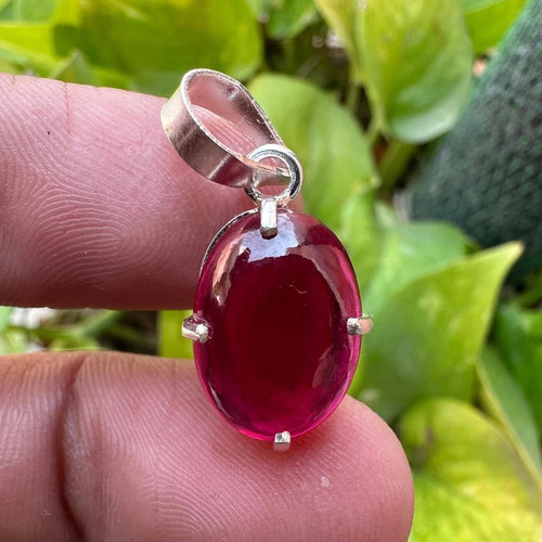 Collana con ciondolo cabochon