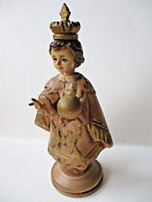 Vecchia statuina Gesù Bambino di Praga in legno scolpito, occhi di vetro ciglia
