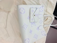 Louis Vuitton OnTheGo Bubble