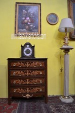 Cassettiera intarsiata stile