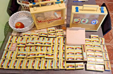 Mulino Bianco 2 valigette maxi sorpresiere . Vintage. 86 scatoline con sorpresa.