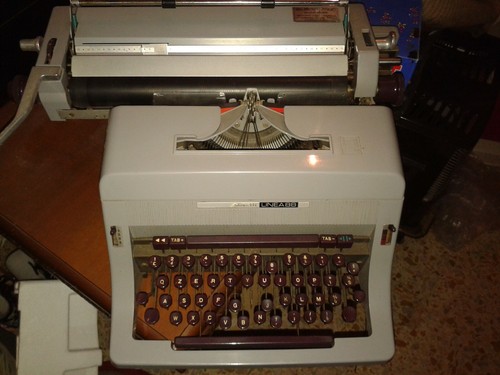 Macchina scrivere olivetti - da,