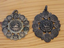 Lot de 2 pendentifs Bijoux