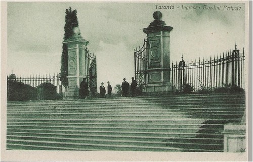 Taranto ingresso giardini - taranto,