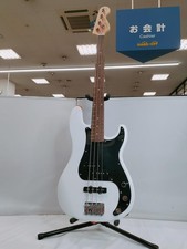 SQUIER BY FENDER AFFINITY