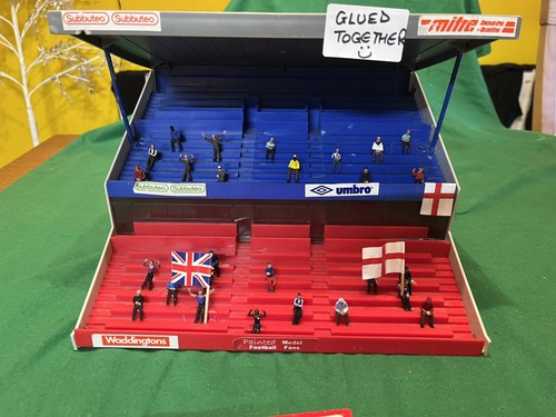 Tribuna subbuteo con - tribuna, ventagli