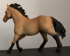 Schleich 13853 Bay Buckskin Quarter Horse Stallion 2017