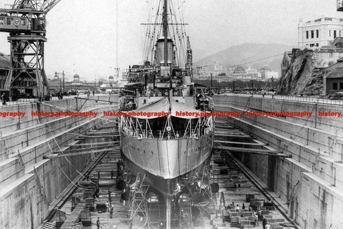 F003058 hms exeter british - 68,