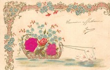 1-37) CARTOLINA ILLUSTRATA FIORI DI STOFFA E CIGNI IN RILIEVO VIAGGIATA