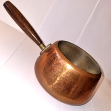 Vintage - Pentolino in Rame Martellato Anni '60/'70 con Manico Legno Diam. 16 cm