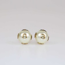 Orecchini asimmetrici