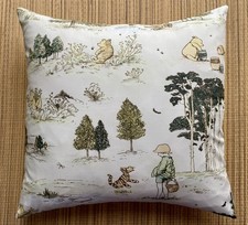 Cuscino in tessuto Winnie The Pooh Sanderson Alien Couture
