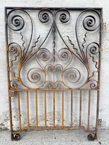 Antica griglia per - , finestra