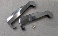 Due chiavi e molla nere per