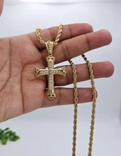 Ciondolo a croce in oro giallo