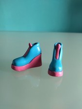 "WINX" scarpe per Bambola "MUSA" "Doppio Abito", 2004, colore turchese e fucsia.