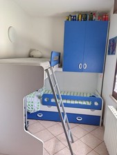 cameretta bambini con 2 letti composizione a castello