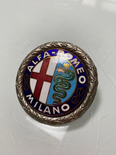Alfa romeo emblem dead - alfa,