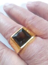 Anello da uomo, dorato 18k, date le sue dimensioni è per anulare e medio. 