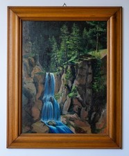 Cascata nel bosco