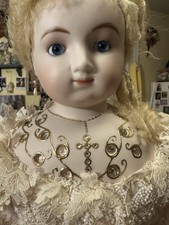 Rara bambola di porcellana