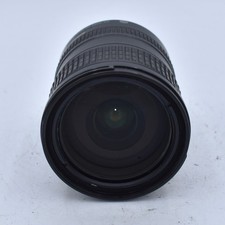 Nikon AF-S DX Nikkor 18-200mm