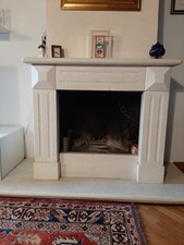 caminetto a legna in marmo botticino, completo di focolare in ghisa usato poco