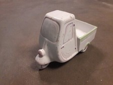 vaso porta fiori Ape car  in ceramica accetto proposte