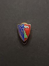 Pins Pin Badge Spilla stemma diviso blu/rosso castello e lettere oro calcio