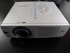 VIDEOPROIETTORE SANYO PLC-SW20A