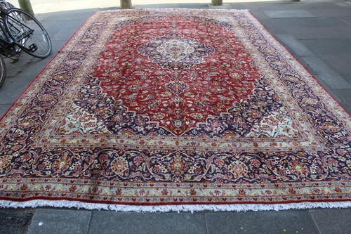 Tappeto oversize vintage fatto