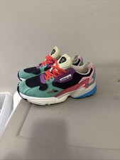 Adidas Falcon con Falcon