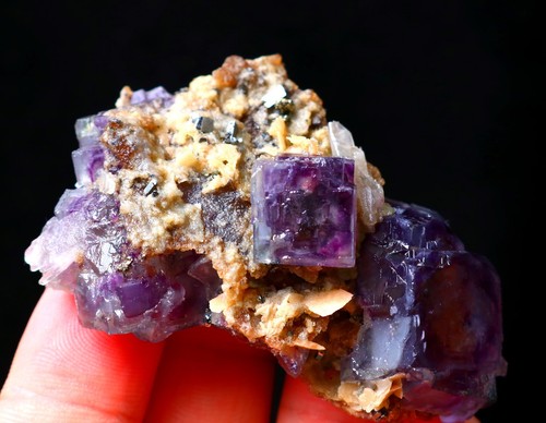 Esemplare minerale di - g,