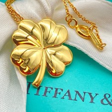 Collana con ciondolo