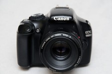 Canon EOS 1100D con obiettivo