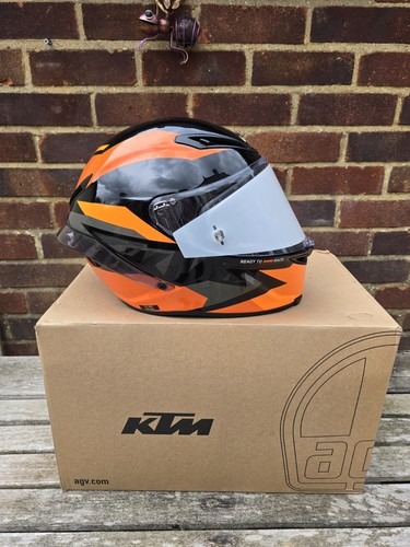 Casco moto medio - agv, r