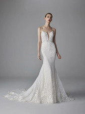 Pronovias 'CLAUDIE' Lace
